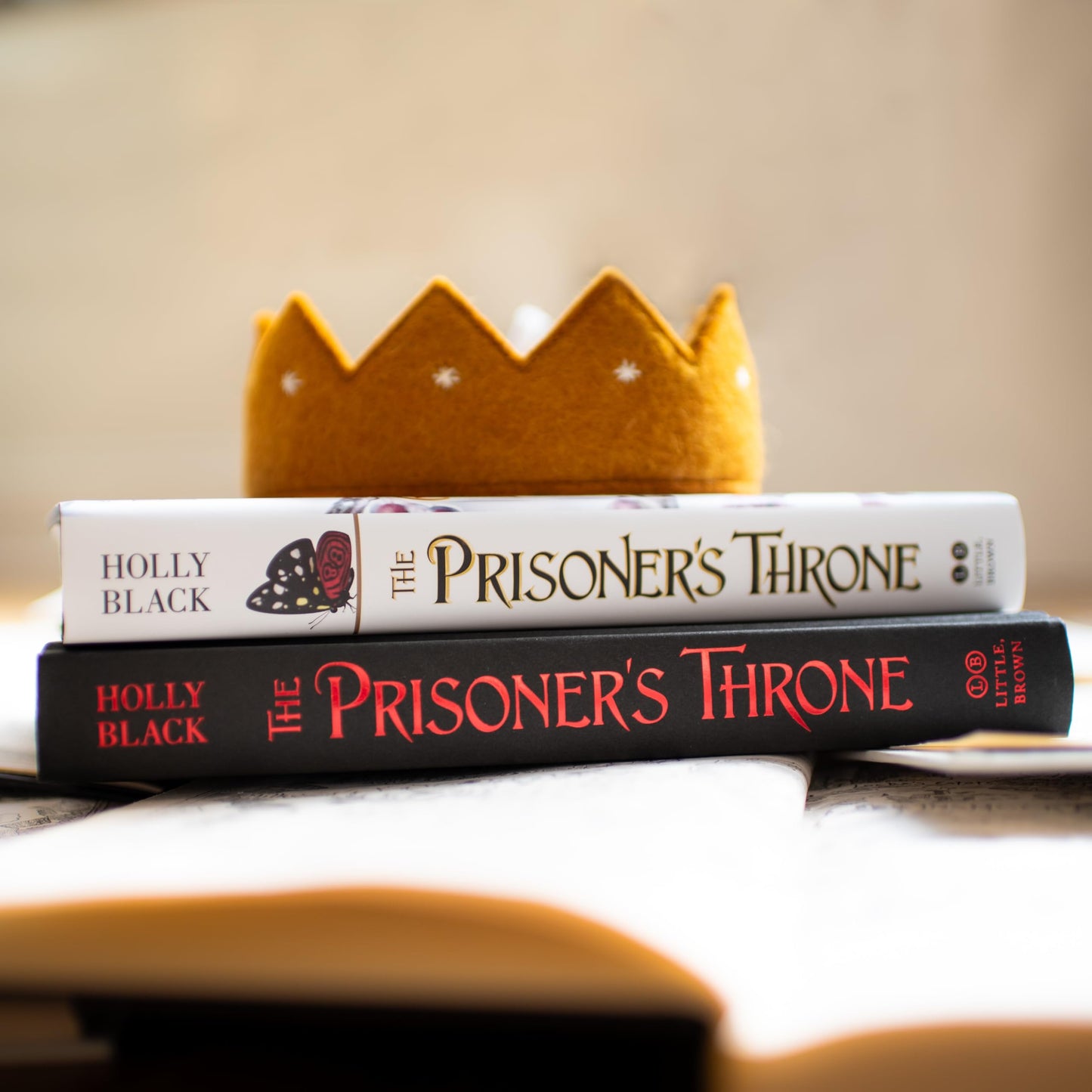 The Prisoner's Throne: A Novel of Elfhame (Volume 2) (The Stolen Heir)